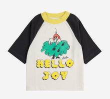 Laden Sie das Bild in den Galerie-Viewer, Hello Joy ranglan sleeves T-shirt