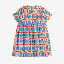 Laden Sie das Bild in den Galerie-Viewer, Geometric Game all over woven Kleid