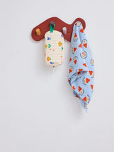 Laden Sie das Bild in den Galerie-Viewer, Garden Morning Egg all over Muslin &amp; Bandana Set