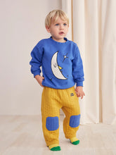 Laden Sie das Bild in den Galerie-Viewer, Baby Beneath the Moon Sweatshirt