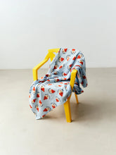 Laden Sie das Bild in den Galerie-Viewer, Garden Morning Egg all over Muslin &amp; Bandana Set