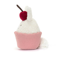 Laden Sie das Bild in den Galerie-Viewer, Dainty Dessert Bunny Cupcake