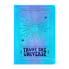 Laden Sie das Bild in den Galerie-Viewer, Liniertes Notizbuch Medium A5 &quot;Trust the Universe&quot;