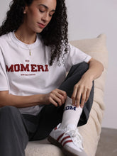 Laden Sie das Bild in den Galerie-Viewer, MOM ERA T-Shirt burgundy