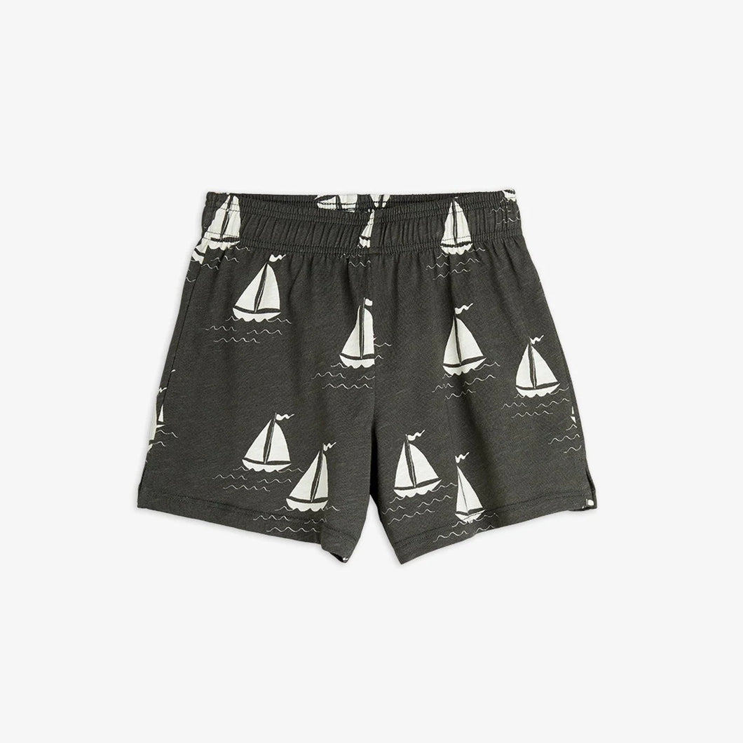 Sailing Boats Short