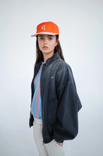 Laden Sie das Bild in den Galerie-Viewer, Windbreaker Middle Grey