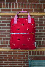 Laden Sie das Bild in den Galerie-Viewer, Rucksack Medium Better Together Eyes Basketball Red