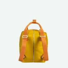 Laden Sie das Bild in den Galerie-Viewer, Rucksack Small Better Together Boost Green