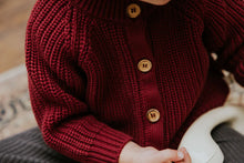 Laden Sie das Bild in den Galerie-Viewer, Knitted Raglan Cardigan Plum